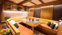 Lady Thuraya -  Salon